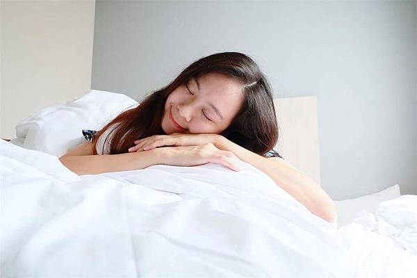 女孩睡前保濕結果 女孩睡前保濕結果