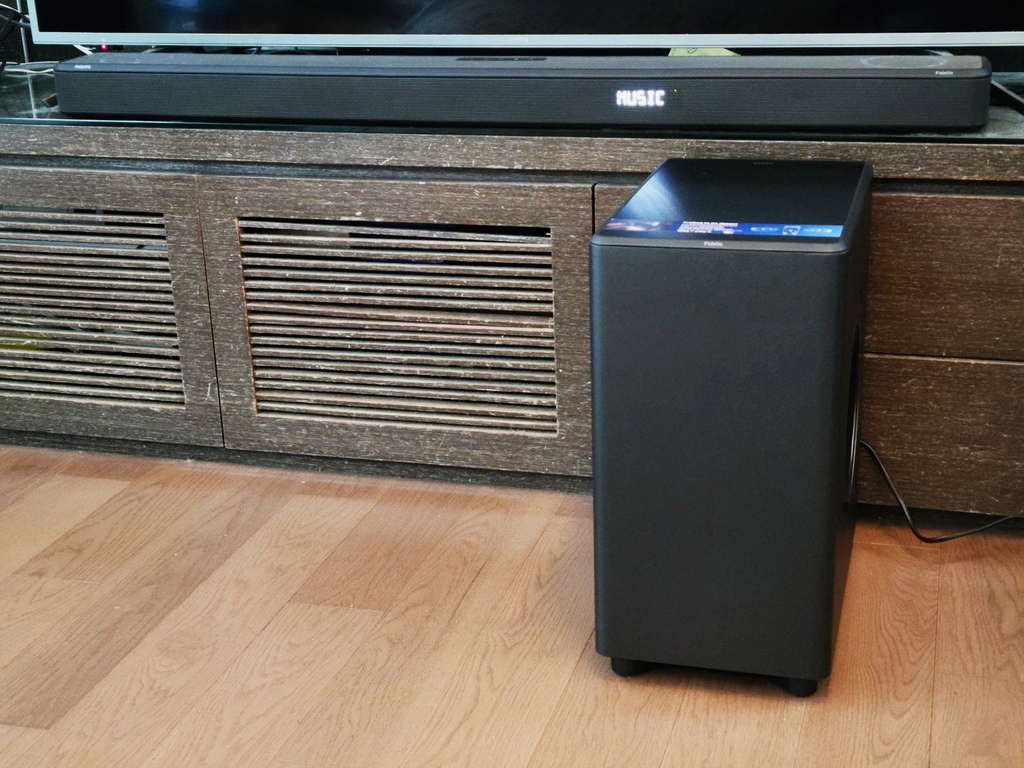 PHILIPS Fidelio Soundbar 7.1.2 搭配內建重低音喇叭 (4).jpg