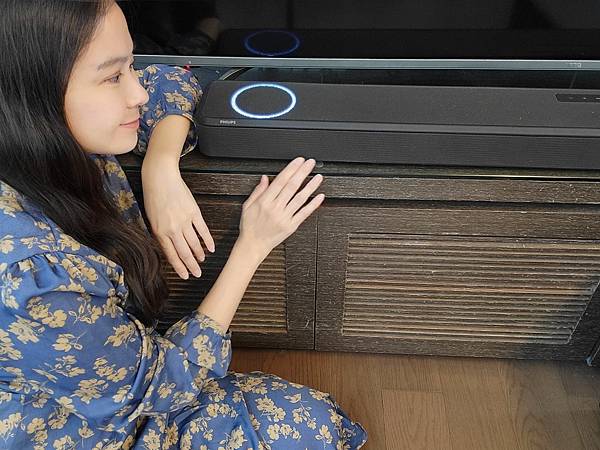 PHILIPS Fidelio Soundbar 7.1.2 搭配內建重低音喇叭 (6).jpg