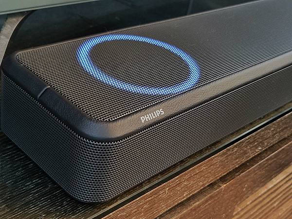 PHILIPS Fidelio Soundbar 7.1.2 搭配內建重低音喇叭 (7).jpg