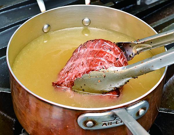 7-17-1牛肉直接進高湯，高湯不能煮滾