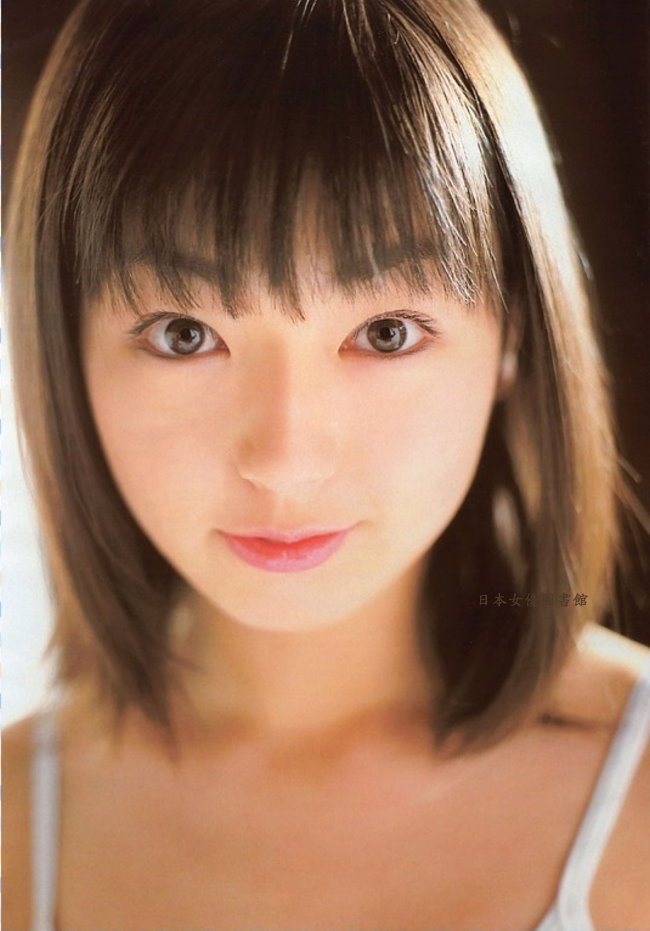 Kana Ishikawa06.jpg