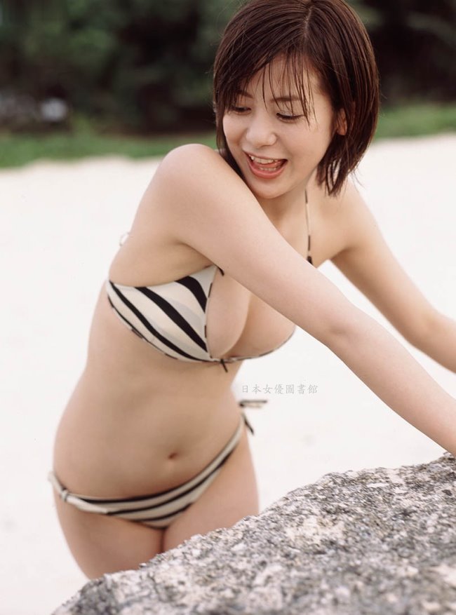 Aiko Ito05.jpg