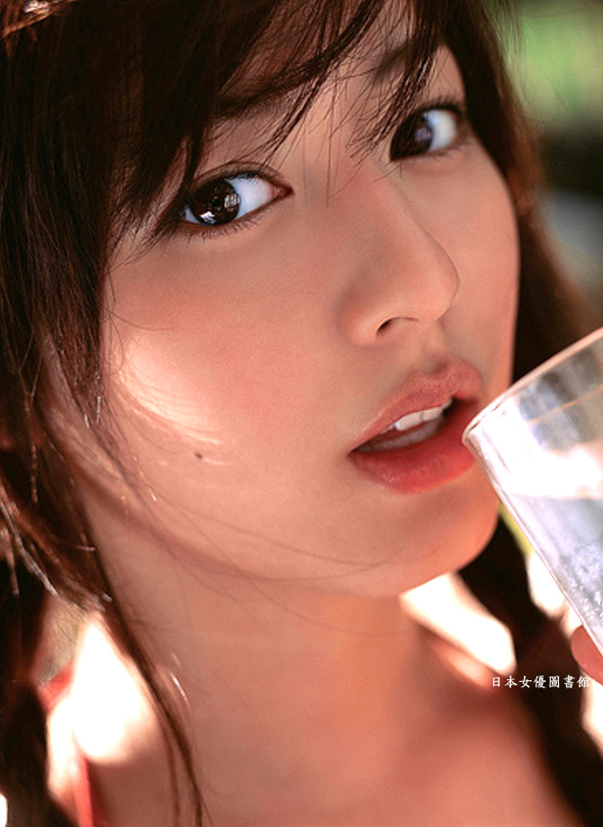 Yumi Sugimoto03.jpg