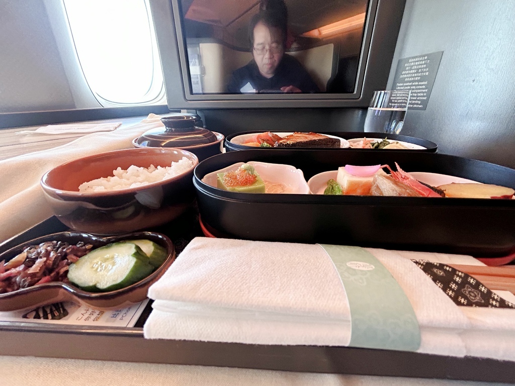 中看還算中用@華航商務艙 餐點