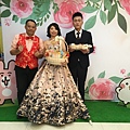 屏東潮洲婚禮主持人+川劇變臉+魔術表演+皮卡丘人偶迎賓+小丑姐姐折氣球+婚禮背板佈置 (14).JPG