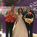 夢時代雅悅會館婚禮主持人+魔術氣球表演+皮卡丘人偶+人入大氣球表演 (9).JPG