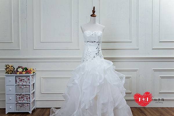 手工婚紗出租:浪漫風情婚紗