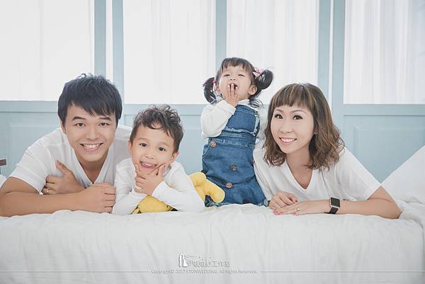 全家福照,全家福照推薦,全家福照攝影,高雄全家福照,高雄 全家福照,全家福照 高雄,南部全家福照,南部 全家福照,全家福照 推薦,全家福照 南部,全家福照價錢,全家福照價格,全家福照 價錢,全家福照 價格 自助婚紗工作室,自助婚紗推薦,自助婚紗價格,自助婚紗高雄,自助婚紗 高雄,自助婚紗南部,自助婚紗 南部,高雄 自助婚紗,高雄自助婚紗,自助婚紗 推薦