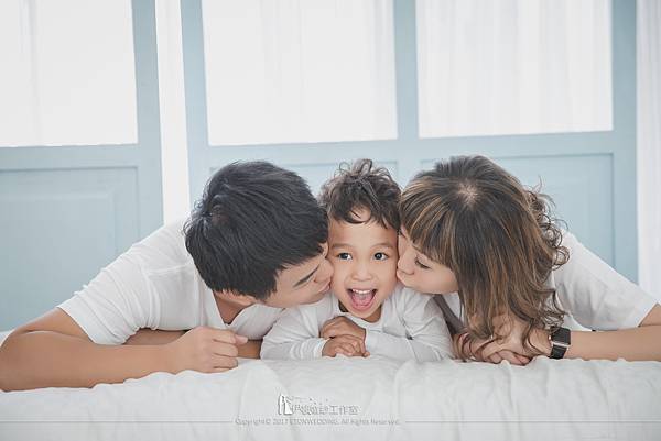 全家福照,全家福照推薦,全家福照攝影,高雄全家福照,高雄 全家福照,全家福照 高雄,南部全家福照,南部 全家福照,全家福照 推薦,全家福照 南部,全家福照價錢,全家福照價格,全家福照 價錢,全家福照 價格 自助婚紗工作室,自助婚紗推薦,自助婚紗價格,自助婚紗高雄,自助婚紗 高雄,自助婚紗南部,自助婚紗 南部,高雄 自助婚紗,高雄自助婚紗,自助婚紗 推薦