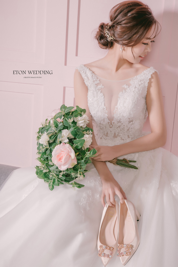 新娘白紗造型,白紗造型,新娘造型,白紗盤髮,頭紗造型,白紗進場造型,新娘造型2021,白紗 髮型 (1).jpg