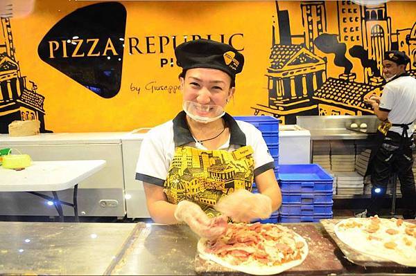 door cebu pizza 菲律賓 聚餐 披薩 Pizza Republic "Pick + Mix" by Giuseppe Genco Employee