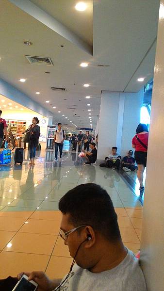 羅仕育機場第一天.jpg 羅仕育機場第一天.jpg