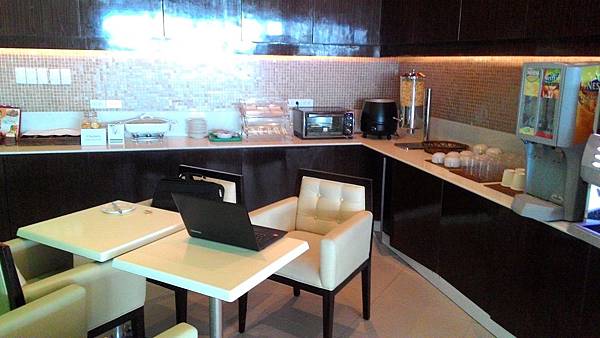 羅仕育機場第一天5.jpg 羅仕育機場第一天5.jpg