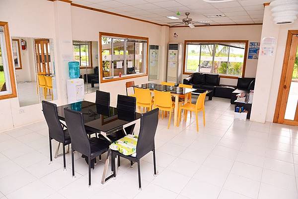 first english 一樓交誼廳 菲律賓馬克坦島 first english