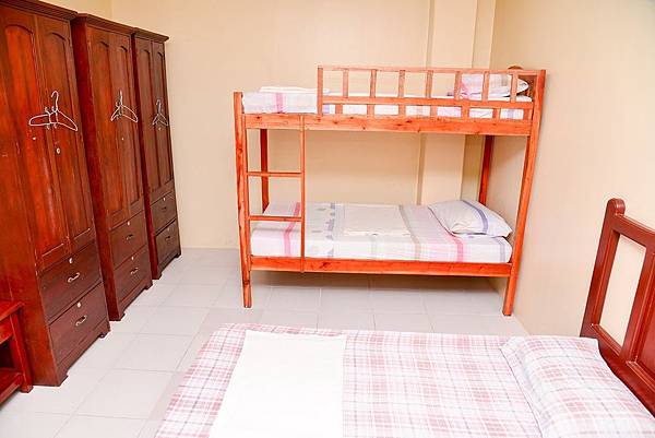 first english 房間三人房 first english academic