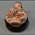 124清18世紀 瓷胎粉彩花卉鼻煙壺