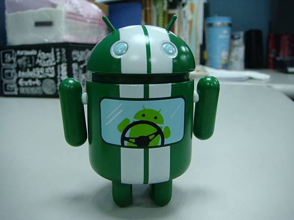 肚子裡面有人在開機器人安卓...好幽默 XD