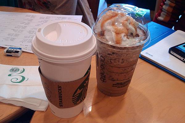 有次組的例會跑去星巴克，謝謝牛牛頃的咖啡！