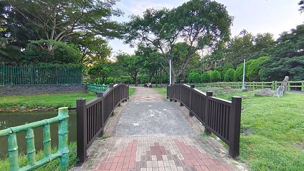 LINE_ALBUM_天母星巴克和原住民公園_210903_50.jpg