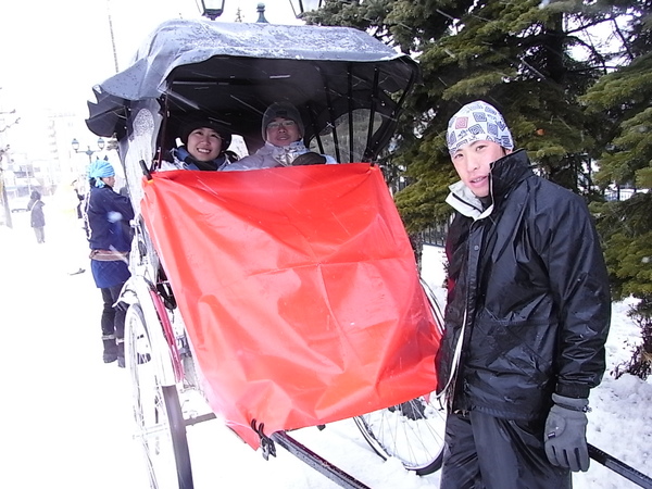 大風雪中坐人力車