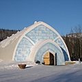 Ice Hotel 裡面的裝飾，家具都是冰雕打造的