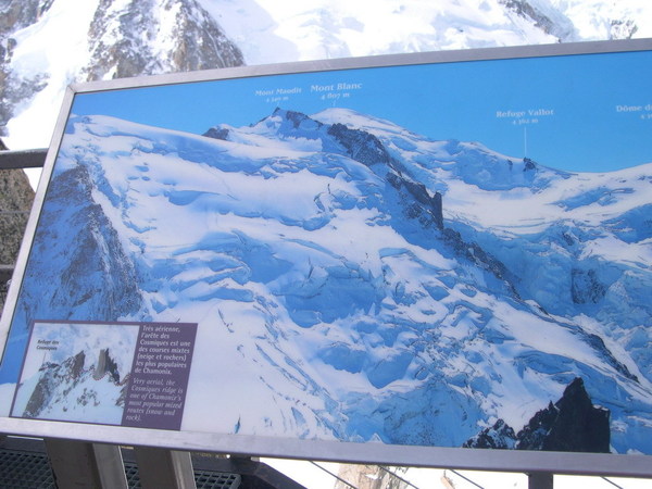 白朗峰，標高4807m，是阿爾卑斯山脈中的最高峰