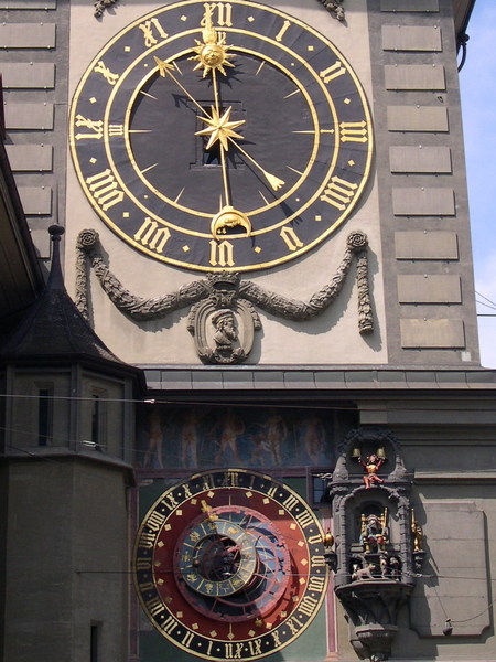 蓋了200多年，可是時間還是沒有誤差，瑞士人的精密鐘錶工業真是讓人佩服