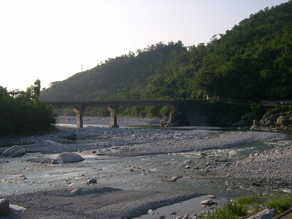 三棧南溪與北溪匯流後平坦的河道