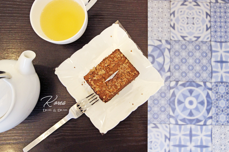 정성스레 준비된 서촌의 특별한 디저트.