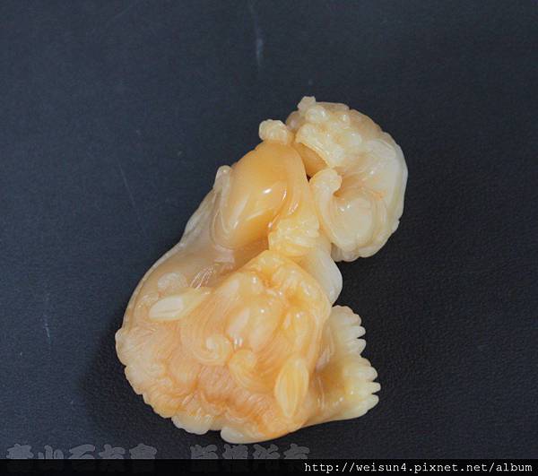 壽山石_芙蓉_母子獅(鄭則金)