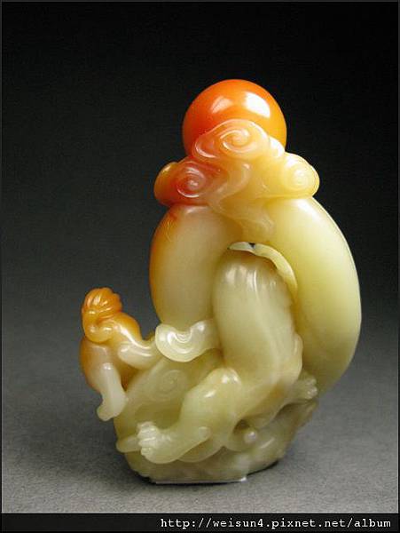 壽山石_芙蓉_螭戲球(石瑞)-2