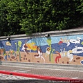 鶯歌國小_圍牆_磁磚螃蟹_全