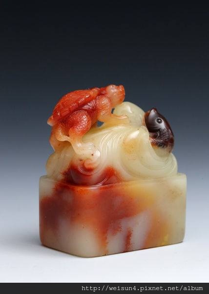 壽山石_芙蓉_靈龜鈕章_王文龍.jpg 壽山石_芙蓉_靈龜鈕章_王文龍.jpg