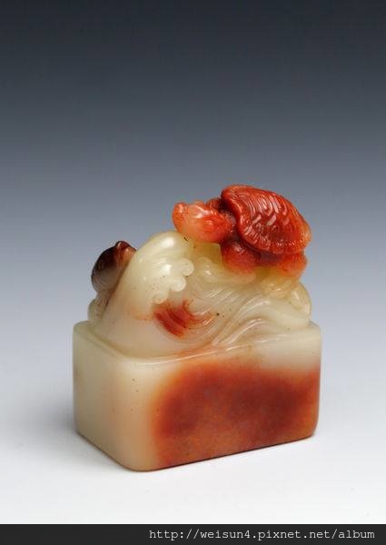 壽山石_芙蓉_靈龜鈕章_王文龍-2.jpg 壽山石_芙蓉_靈龜鈕章_王文龍-2.jpg