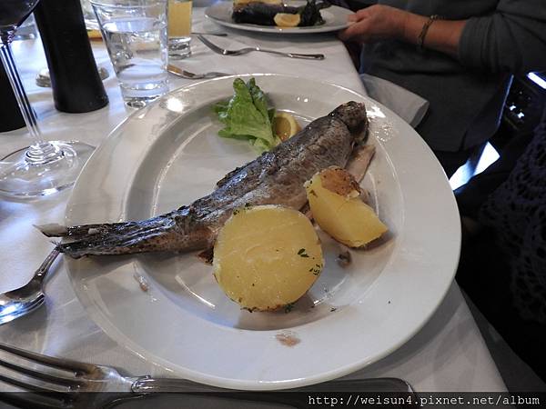 DSCN2368_Seewirt Zauner_午餐_鱒魚.JPG DSCN2368_Seewirt Zauner_午餐_鱒魚.JPG