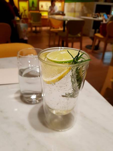 20181204_140639.jpg 20181204_140639.jpg