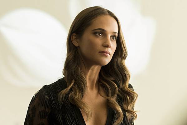 Alicia-Vikander_Burnt_2015.jpg