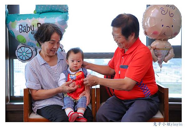 卓鈺翔抓周 (64).jpg