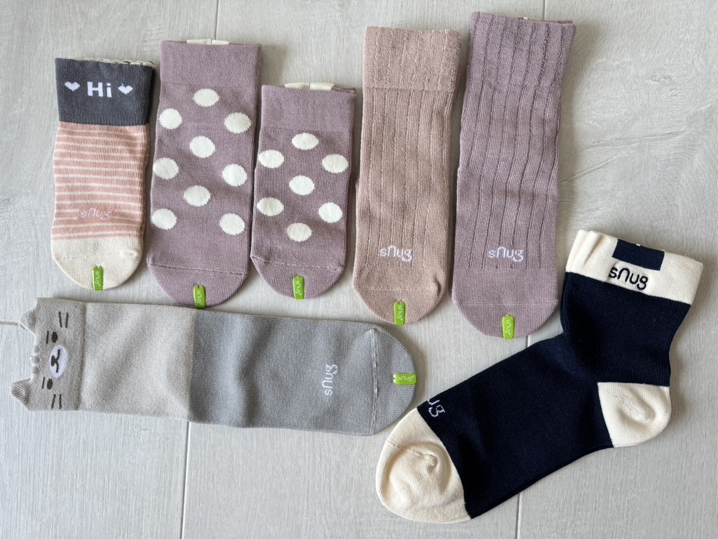 [育] 幼兒必備吸汗除臭襪.ᐟ 開箱 sNug 健康童襪 穿