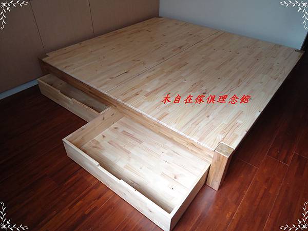 柚木床框架含抽屜1.JPG 柚木床框架含抽屜1.JPG