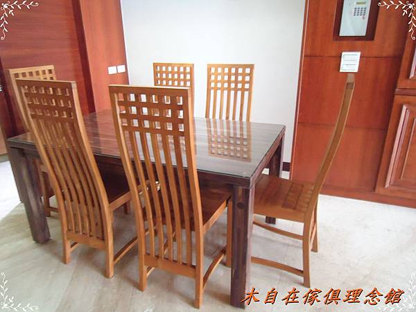 紫檀時尚餐桌1.JPG 紫檀時尚餐桌1.JPG