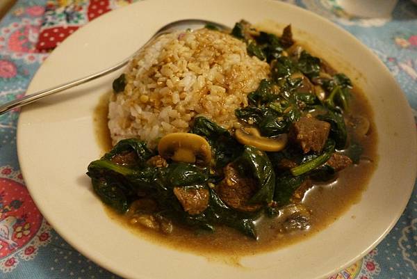 沙茶波菜牛肉燴飯