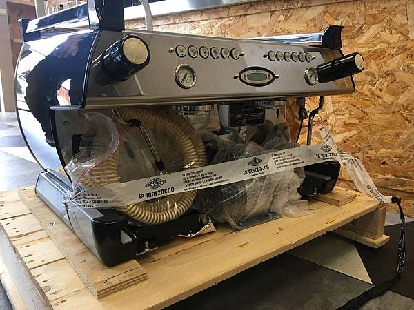 lamarzoccoGB5拆箱全機集約運輸.jpg