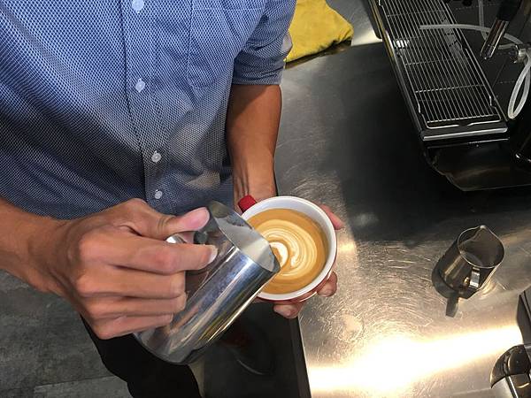 咖啡拉花 義式 拿鐵 latte art 台南 教學