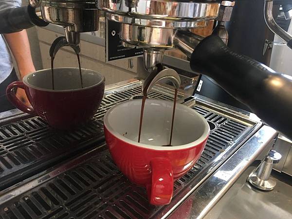 萃濃縮 lamarzocco GB5 台南 義式咖啡機 半自動