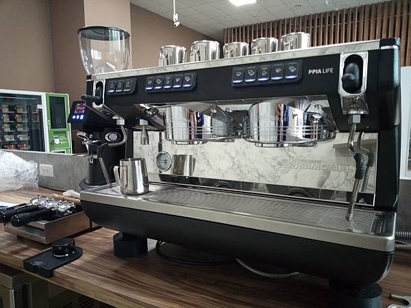 Simonelli Appia Life 半自動咖啡機 咖啡外帶隨行吧 維修 保養 咖啡教學