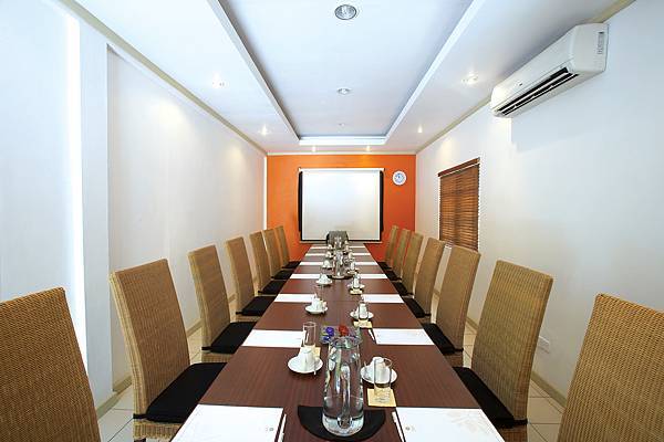 27798855-H1-ANVE_MeetingRoom.jpg