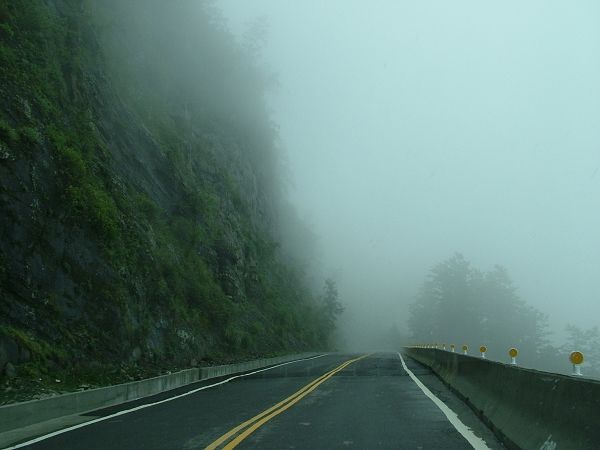 上塔塔加沿路不時起霧