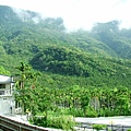 民宿靠近水源地傍著山景